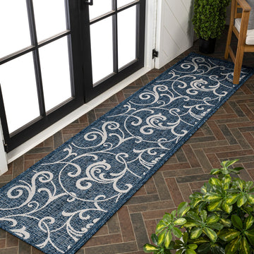 Maribel Traditional Classic All-Over Scroll Area Rug